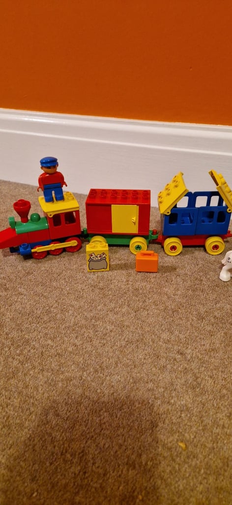 LEGO DUPLO BUILDING, TRAIN AND FIGURES. EXCELLENT CONDITION.