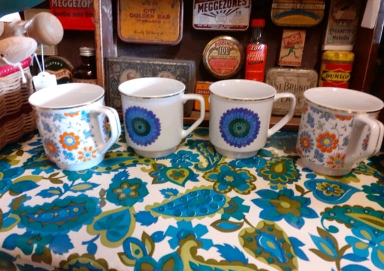 Unused retro mugs. Has gold coloured edging. Made in Poland. 