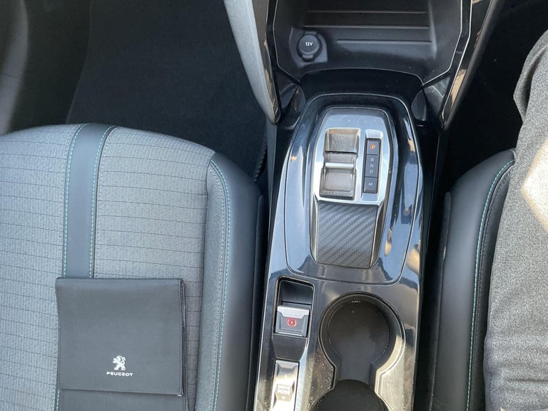 2023 Peugeot 208 1.2 PureTech 100 Allure Premium + 5dr EAT8 HATCHBACK PETROL Automatic