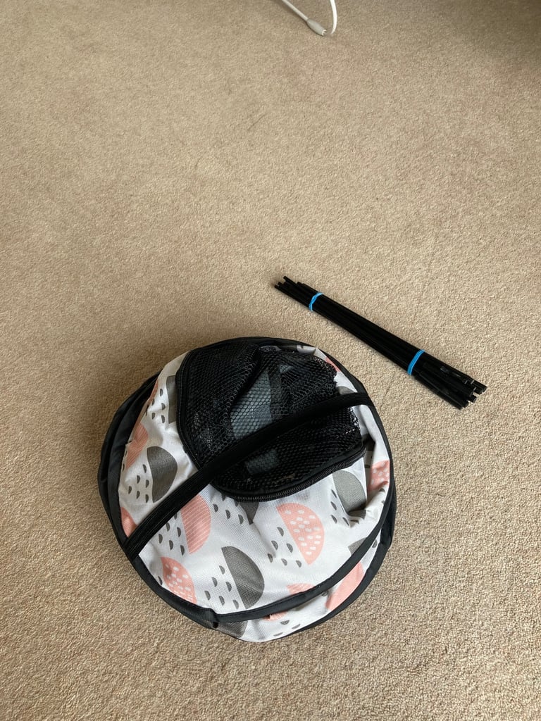 Pop up soft sided small dog pen/crate