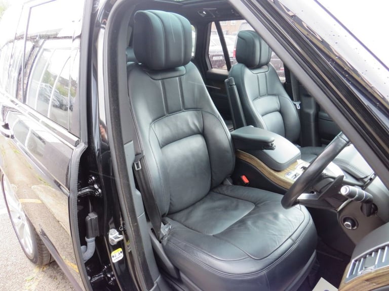 2019 Land Rover Range Rover 3.0 SD V6 Vogue SE SUV 5dr Diesel Auto 4WD Euro 6 (s/s) (275 ps) ESTA...