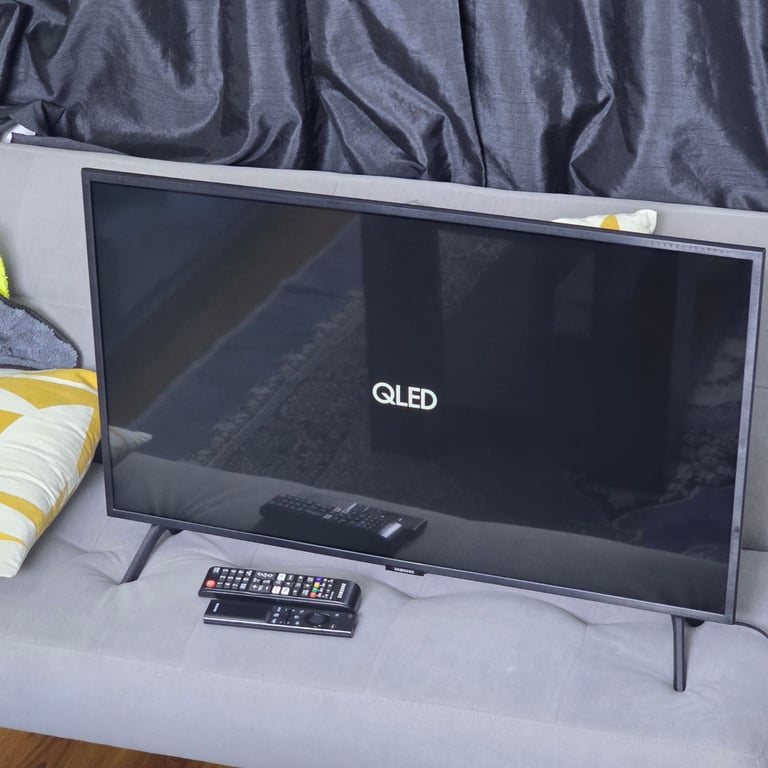 image for Samsung TV QLED smart slim 