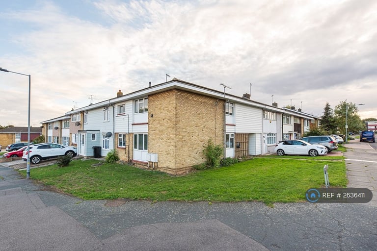 2 bedroom flat in Markhams Chase, Basildon, SS15 (2 bed) (#2636411)