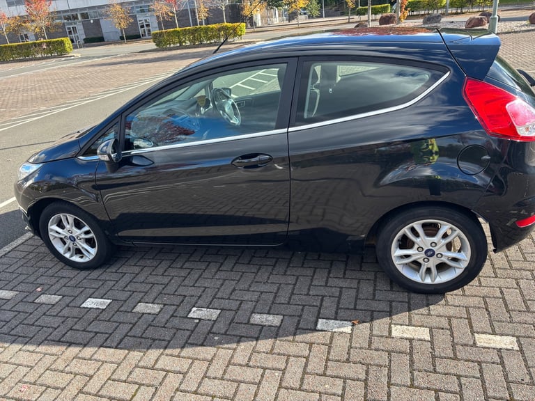 Ford, FIESTA, Hatchback, 2014, Manual, 1241 (cc), 3 doors