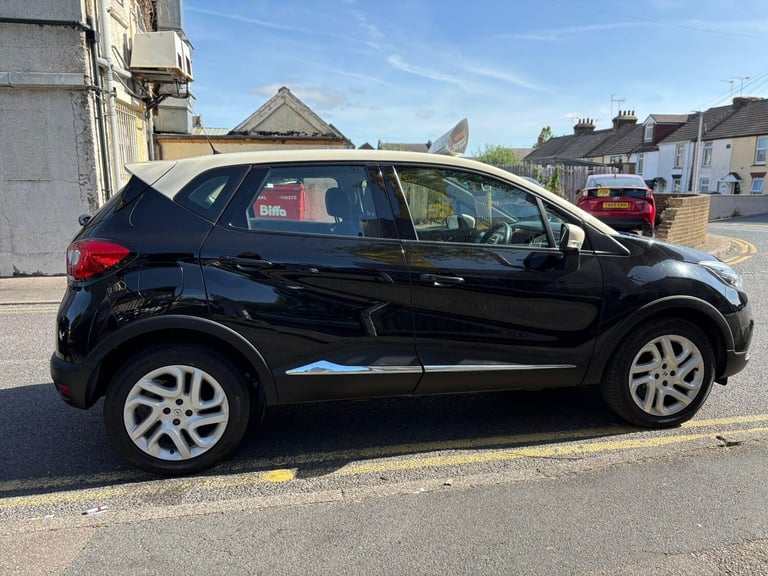 2016 Renault Captur 0.9 TCe ENERGY Dynamique Nav Euro 6 (s/s) 5dr HATCHBACK Petrol Manual