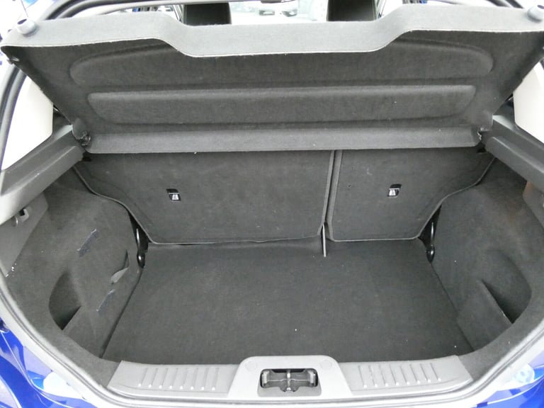 1.25 82 Zetec 5dr *YES GEN 37K!! +9 SERVICES +BT +PARK SENSORS +AUX*