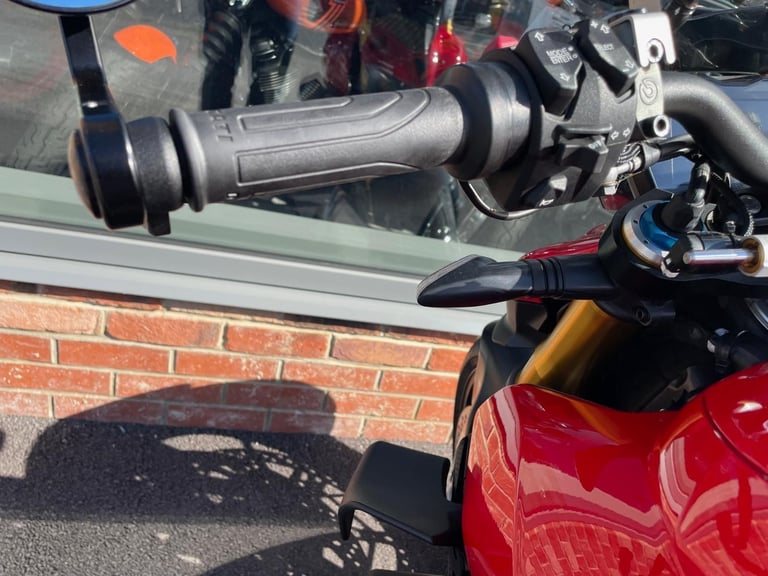 Ducati Streetfighter V4 S