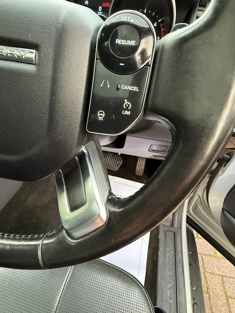 2020 Land Rover Discovery 3.0 SD6 Landmark Edition 5dr Auto ESTATE DIESEL Automatic