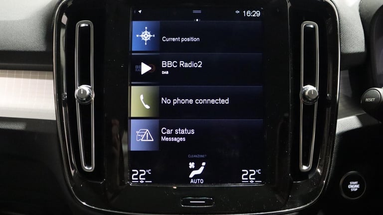 2021 Volvo XC40 T3 Momentum Manual (Park Assist, Cruise Control, Bluetooth) ESTATE Petrol Manual