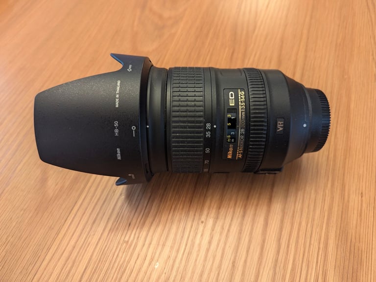 image for AF-S Nikkor 28-300mm 1:3.5-5.6G ED VR lens - Like New