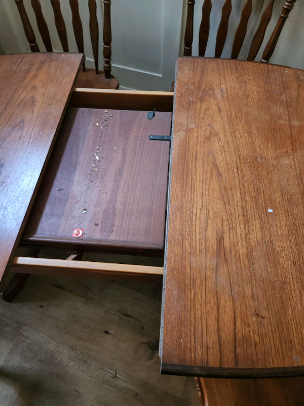 FREE Extendable Dinning table and chairs
