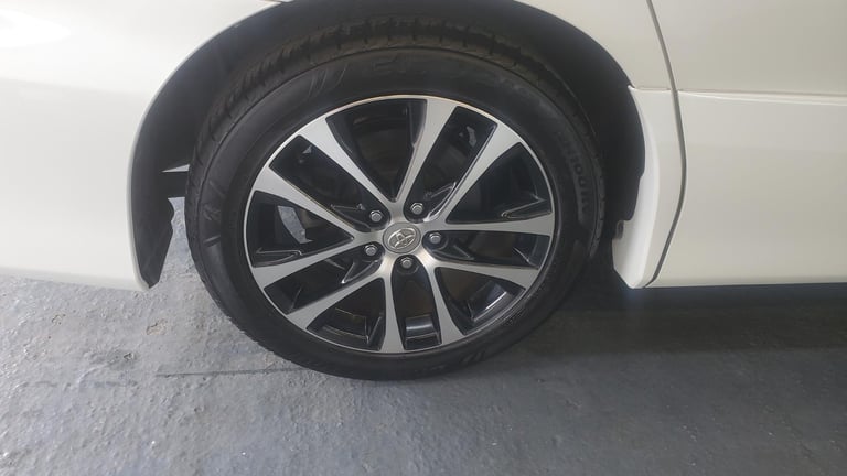 toyota toyota estima 2.4 automatic 7 seater fresh japanese import 2012 