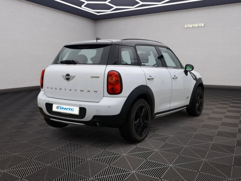 2016 MINI Countryman 1.6 Cooper SUV 5dr Petrol Manual ALL4 Euro 6 (s/s) (122 ps) 1 FORMER OWNER H...