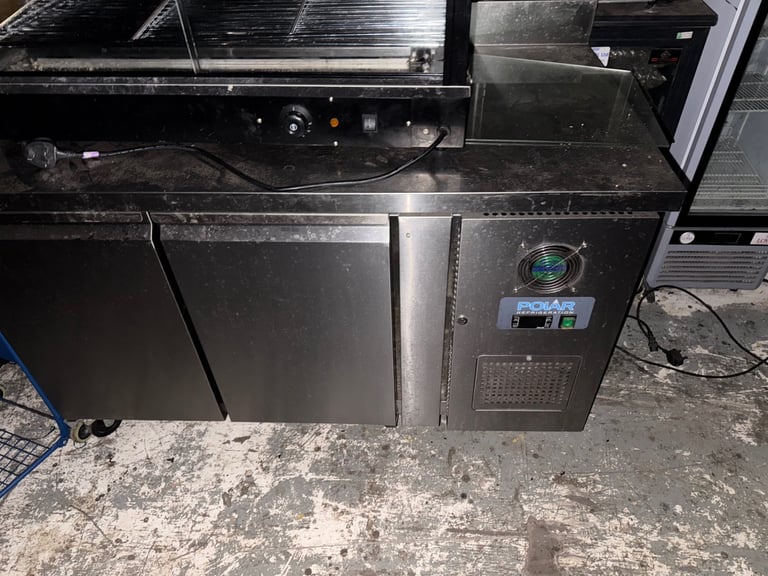 Polar Commercial Under-Counter Fridge – Great for Restaurants & Cafés