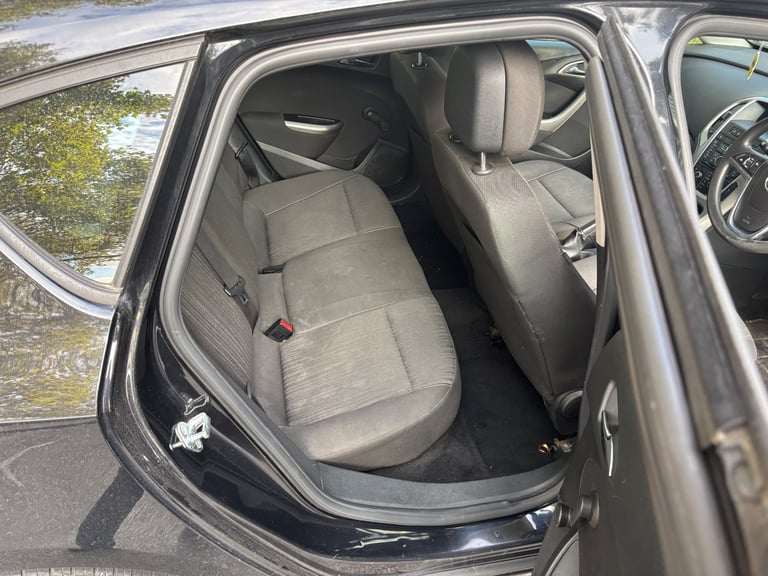 Vauxhall, ASTRA, Hatchback, 2011, Manual, 1398 (cc), 5 doors