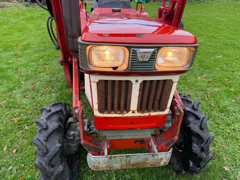 YANMAR YM2210BD 4WD TRACTOR WITH FRONT LOADER/ BUCKET ** WATCH VIDEO *** 22HP ** 1032 Hours