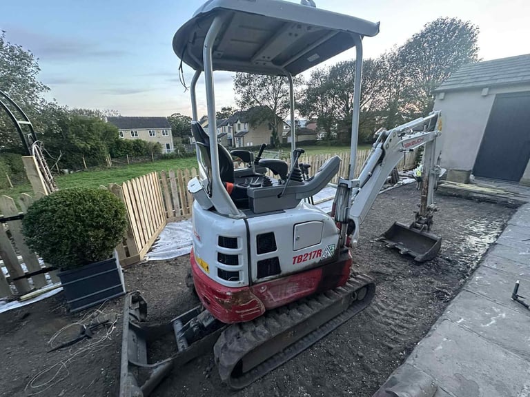 2022 Takeuchi digger tb217r 2022 £12,000 + VAT