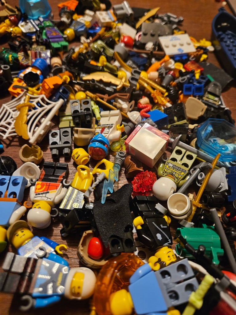 Over 100 lego minifigures 