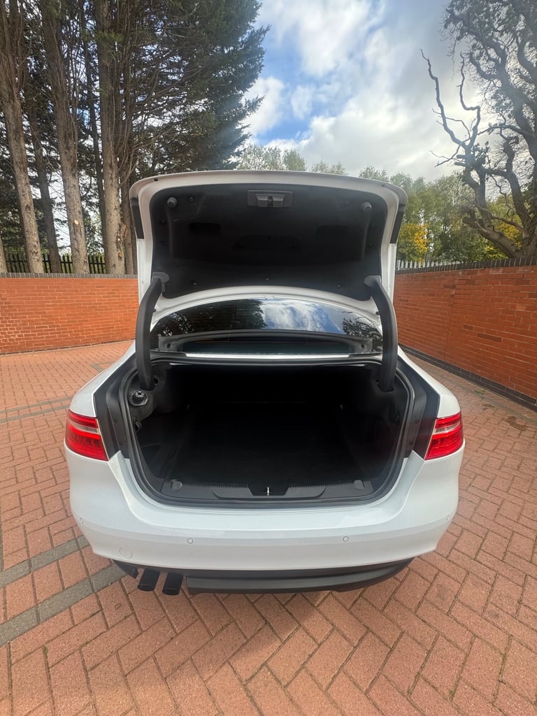 2015 Jaguar XE 2.0d [180] R-Sport 4dr Auto SALOON Diesel Automatic