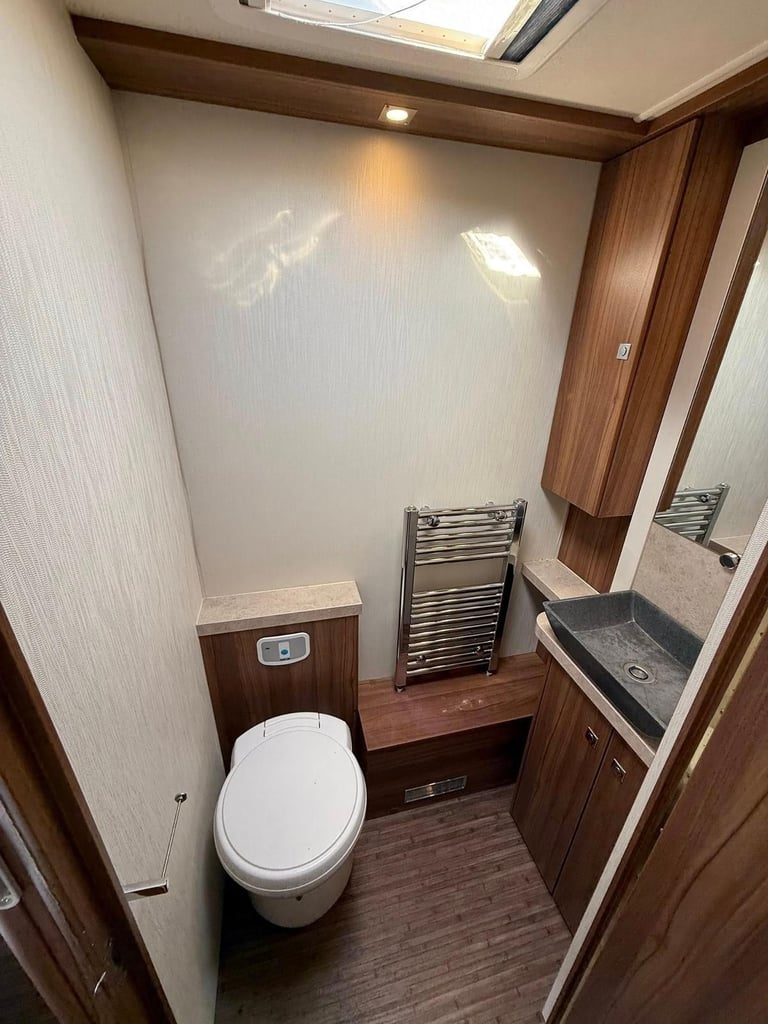 2015 BUCCANEER CARAVEL - 4 BERTH CARAVAN 