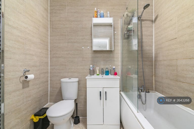 2 bedroom flat in Sidmouth Road, London, NW2 (2 bed) (#2643268)