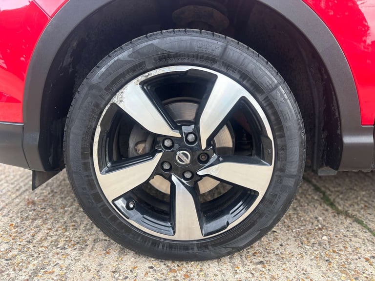 2015 Nissan Qashqai 1.2 Qashqai N-Tec DiG-T 5dr SUV Petrol Manual