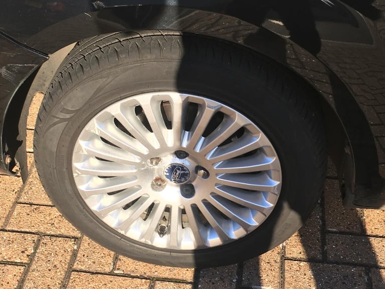 2010 Ford Focus 1.6 Titanium 5dr HATCHBACK Petrol Automatic