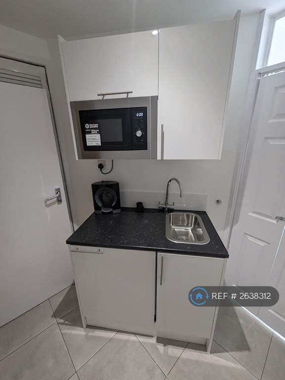 1 bedroom in Wellsford Avenue, Solihull, B92 (#2638312)