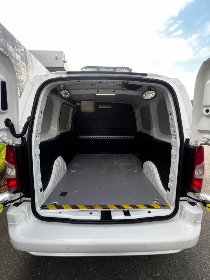 2020 Vauxhall Combo Cargo 2000 1.5 Turbo D 100ps H1 Sportive Van 5 door Panel...
