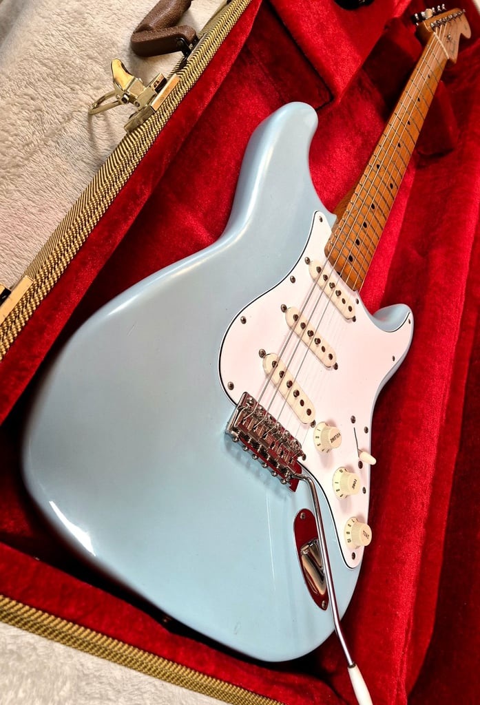 image for 1999 Fender Classic Series 50s Stratocaster Daphne Blue & Tweed Hard Case 