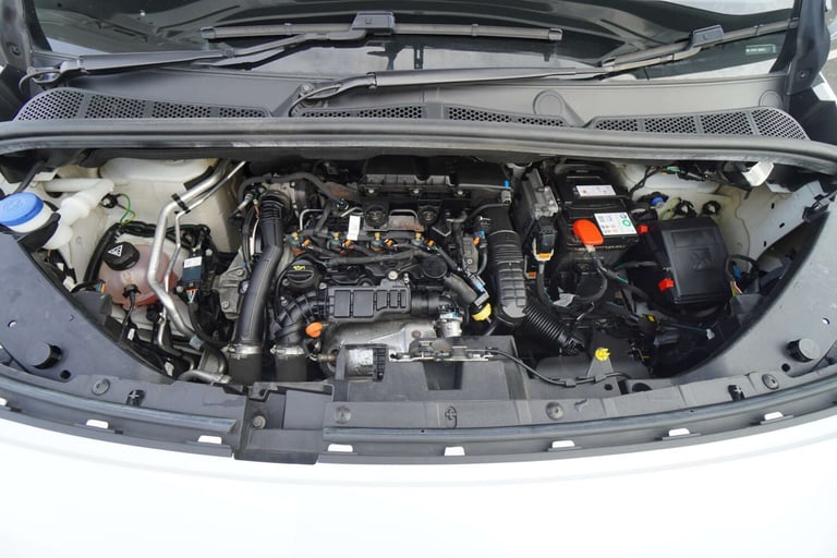 2022 Vauxhall Combo 1.5 Combo 2300 Sportive L2 LWB + 3 Seater + Twin Slider + Top Spec Van Panel ...