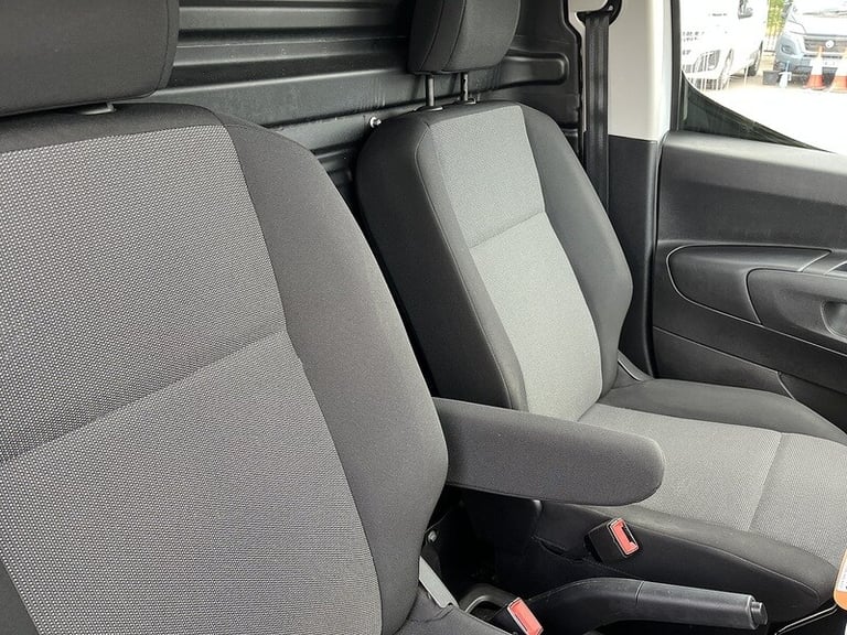 2022 Vauxhall Combo Turbo D 2300 Dynamic Panel Van Diesel Manual