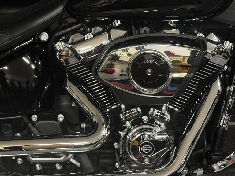 HARLEY-DAVIDSON SOFTAIL FLSTF Fat Boy 117ci New Model 