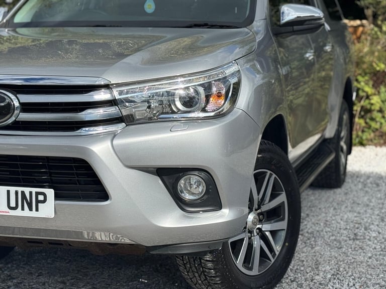 2018 Toyota Hilux 2.4 D-4D Invincible Auto 4WD Euro 6 (s/s) 4dr (TSS) PICK UP Diesel Automatic