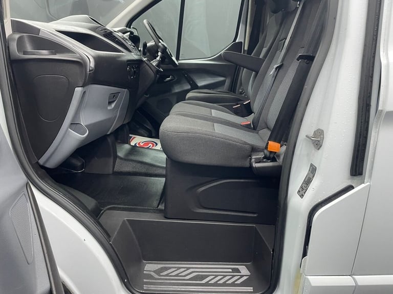2015 Ford Transit Custom 2.2 TDCi 125ps Low Roof Trend Van PANEL VAN DIESEL Manual