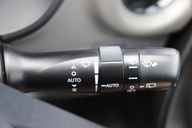 2019 Toyota Yaris 1.5 VVT-i Icon Tech 5dr HATCHBACK PETROL Manual