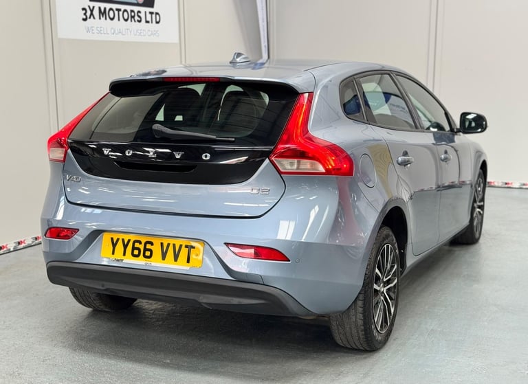 2016 Volvo V40 2.0 D2 Momentum Nav Plus Euro 6 (s/s) 5dr HATCHBACK Diesel Manual