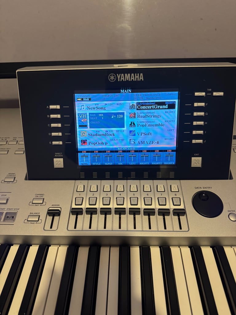 Yamaha Tyros 4