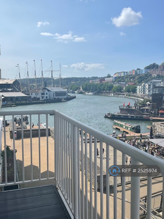 2 bedroom flat in The Crescent, Bristol, BS1 (2 bed) (#2525974)