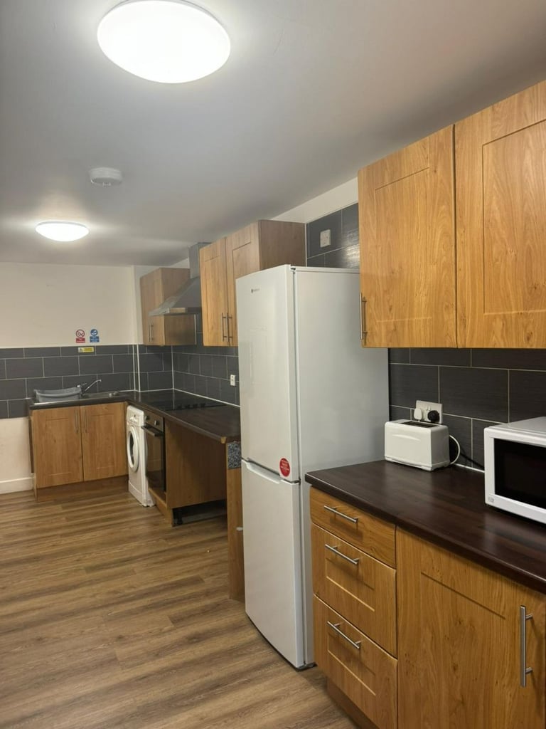 1 bedroom in Flat 3C, The Jason Trigg Building, - Claremont, Bradford