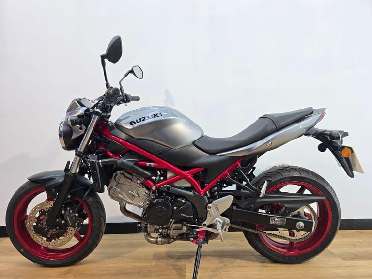 Suzuki SV650 Silver 2020 - ABS, Full Digital Display, Low Mileage