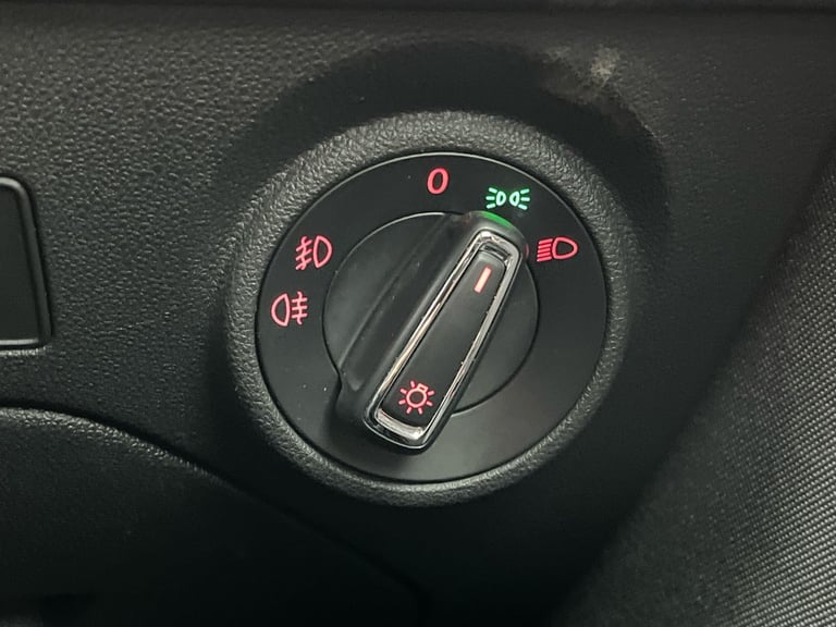  SEAT Leon 1.2 Tsi Se Dynamic Technology Hatchback 5dr Petrol Manual Euro 6 s/s