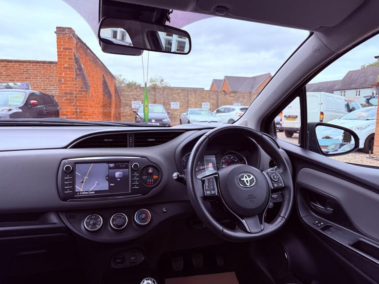 TOYOTA YARIS 1.5 VVT-i Icon Tech 2018