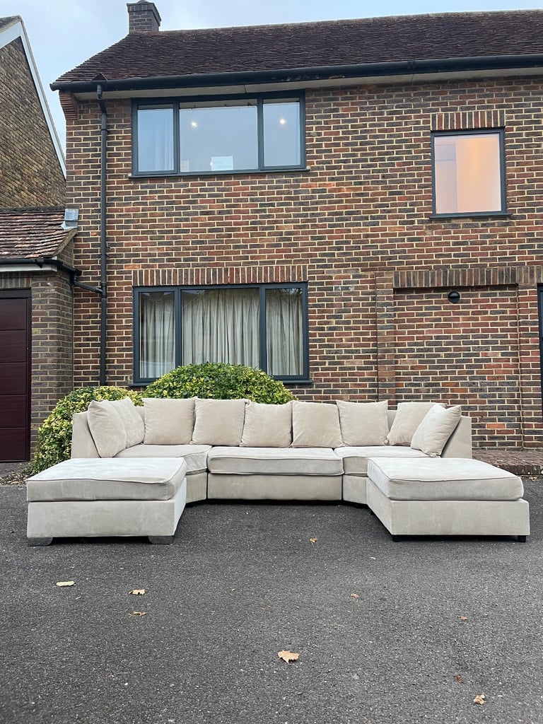 Large cream U shaped corner sofa - DELIVERY AVAILABLE!