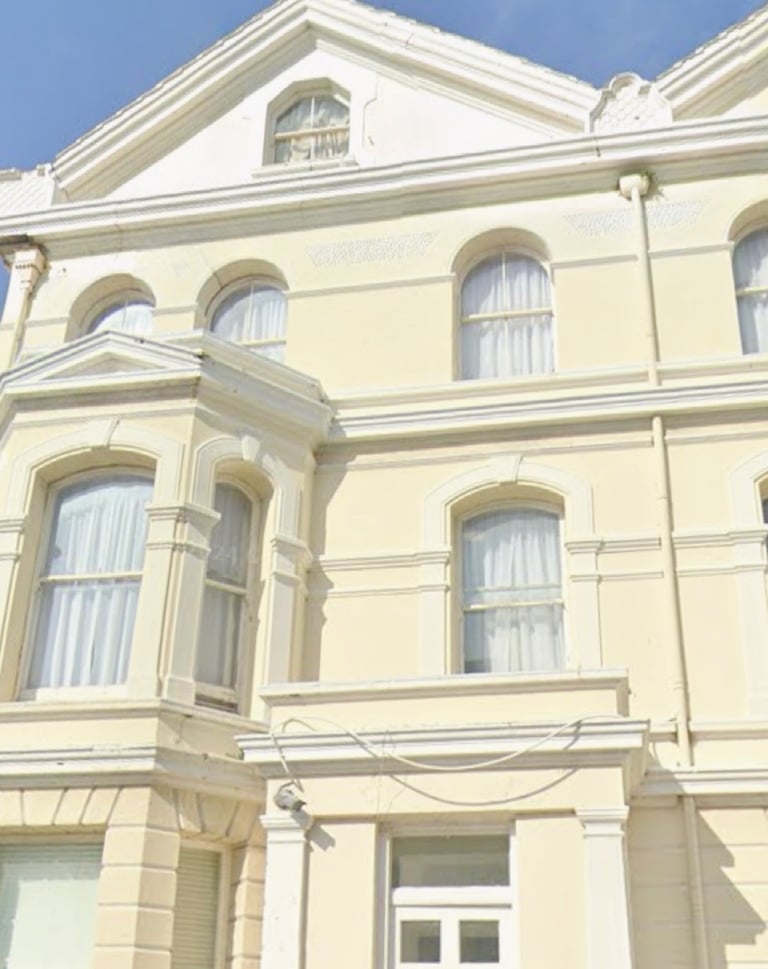 Eastbourne self contained flat. All included