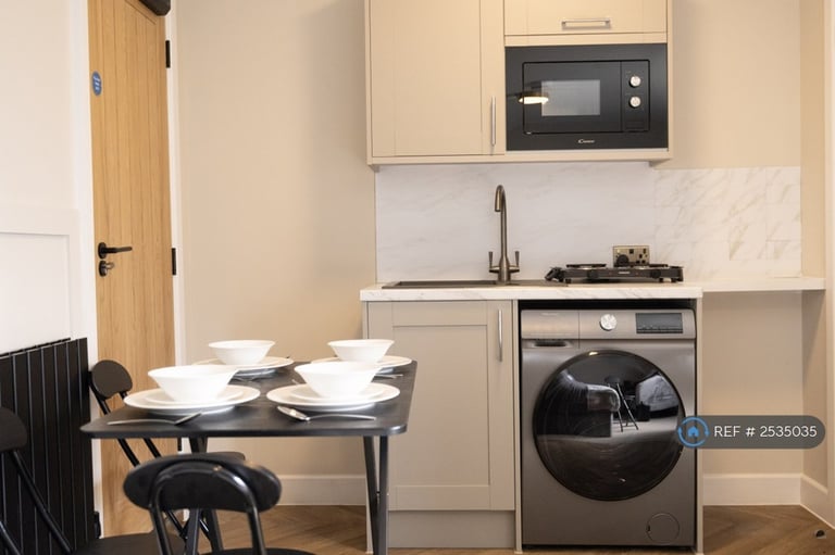 1 bedroom flat in London, London, CR7 (1 bed) (#2535035)