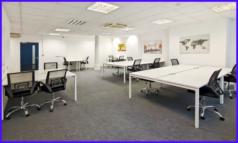 Huddersfield - HD1 1LN, Open plan office space for 15 people in HQ Huddersfield Central