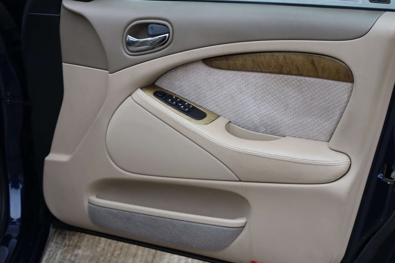 1999 Jaguar S-Type 3.0 V6 4dr Auto SALOON PETROL Automatic
