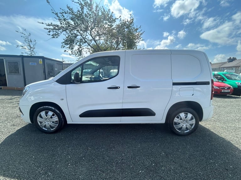 2020 Vauxhall Combo 2300 1.5 Turbo D 100ps H1 Sportive Van PANEL VAN Diesel Manual