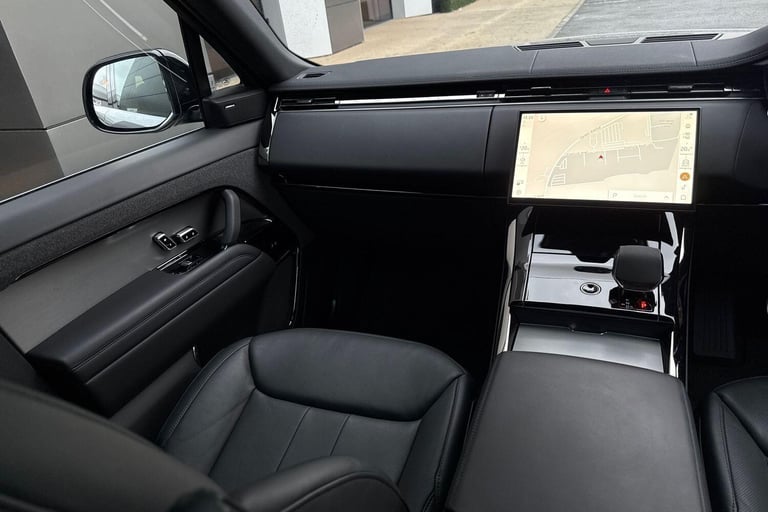 2023 Land Rover Range Rover Sport 3.0 D300 MHEV Dynamic SE SUV 5dr Diesel Auto 4WD Euro 6 (s/s) (...